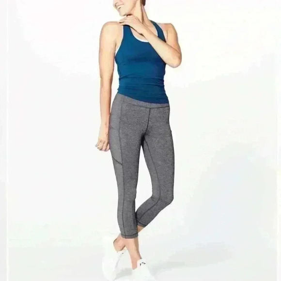 Lululemon Speed Up Crop *21"
Heathered Black leggings 6 - Picture 10 of 11